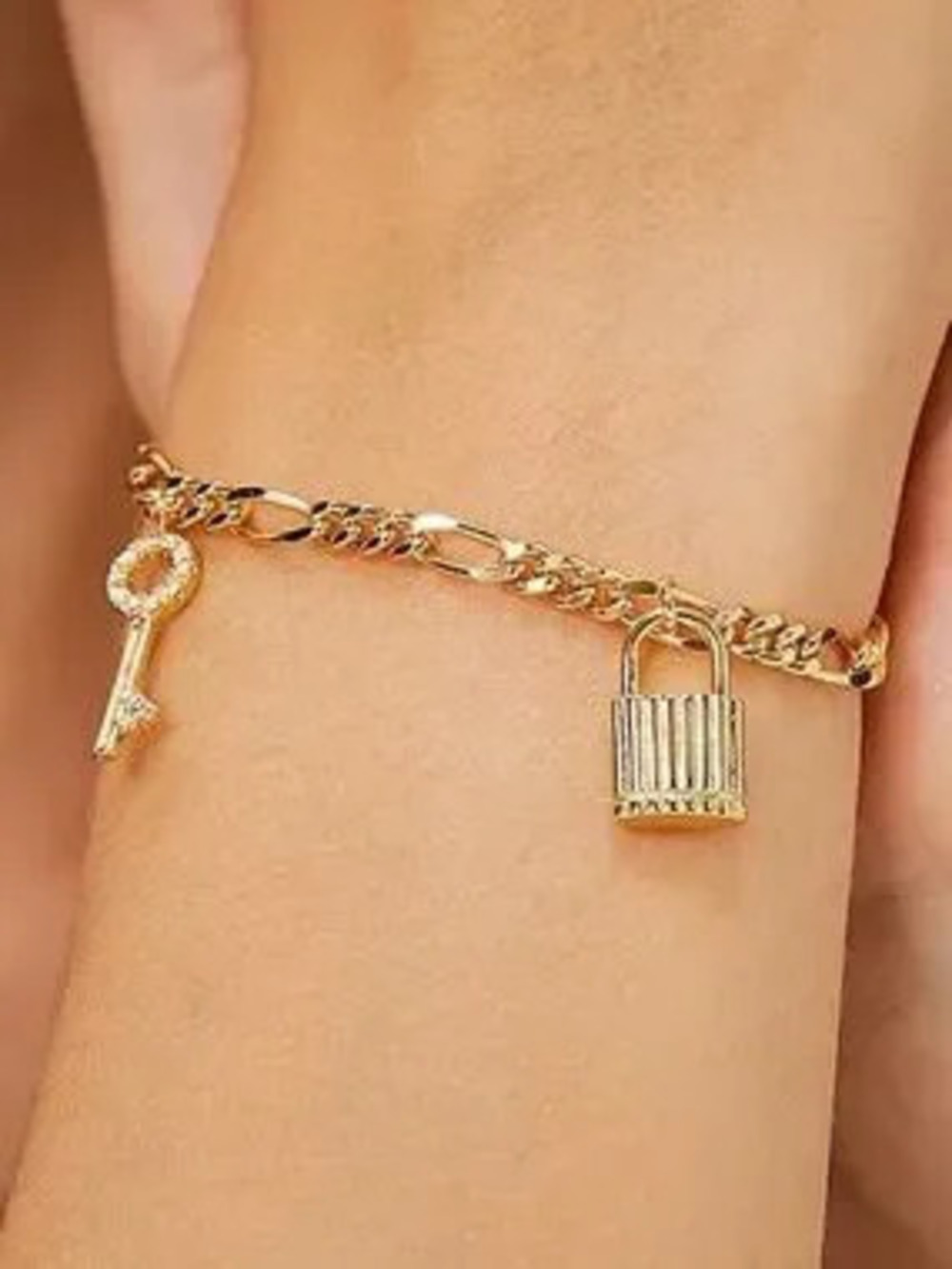 Key & Padlock Charm Chain Bracelet 18k gold plated